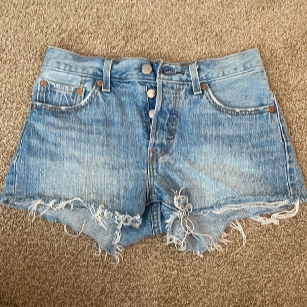 Levi’s 501 cutoff shorts